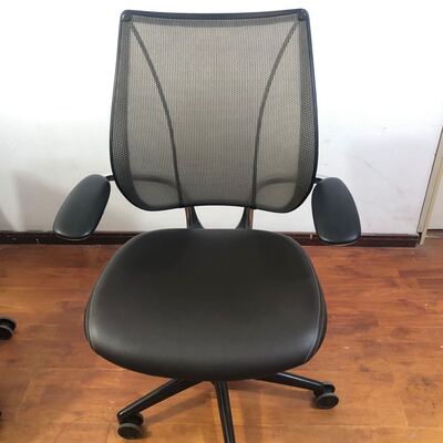现货 Humanscale world chair人体工学办公家庭电脑椅升降透气椅