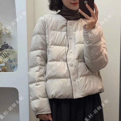 轻薄短款简约羽绒服女冬时尚圆领