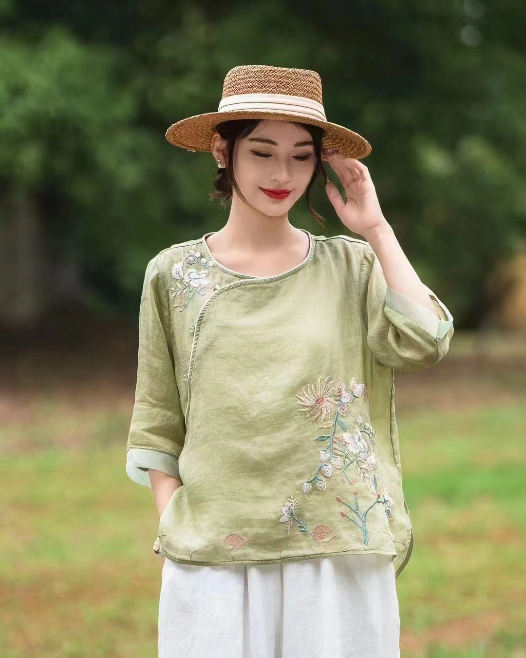 新中式圆领绣花苎麻套头小衫女夏
