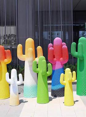 网红仙人掌大型摆件衣帽架玻璃纤维雕塑服装店家居客厅橱窗落地装
