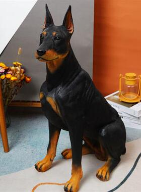 原创客厅狗摆件仿真杜宾犬模型玻璃钢动物雕塑电视柜落地装饰大号