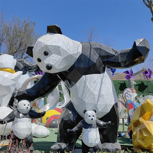 不锈钢彩色切面熊雕塑金属镂空发光几何动物造型户外园林落地摆件