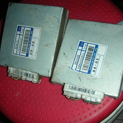 适用于雪铁龙世嘉 凯旋标致308 408 3008机舱保险盒BSM灯光控制盒