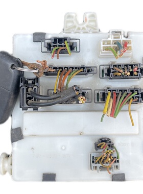 适用于风神S30 H30CROSS中央控制器中控盒车身控制模块原装拆