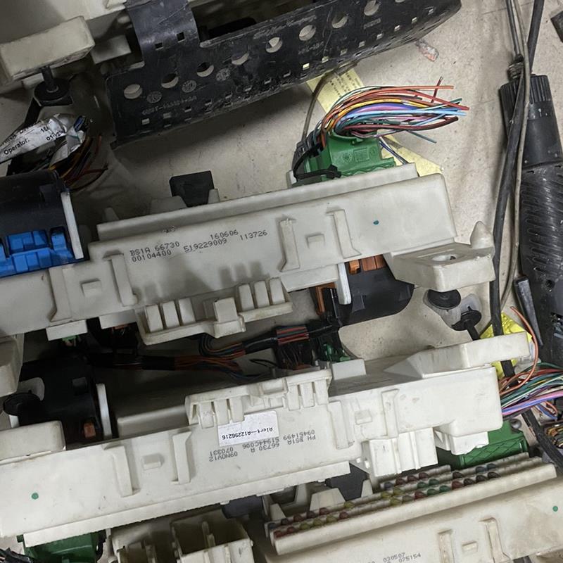 适用奔驰112 163M320E320 210 203 C240E280E240发动机电脑板模块