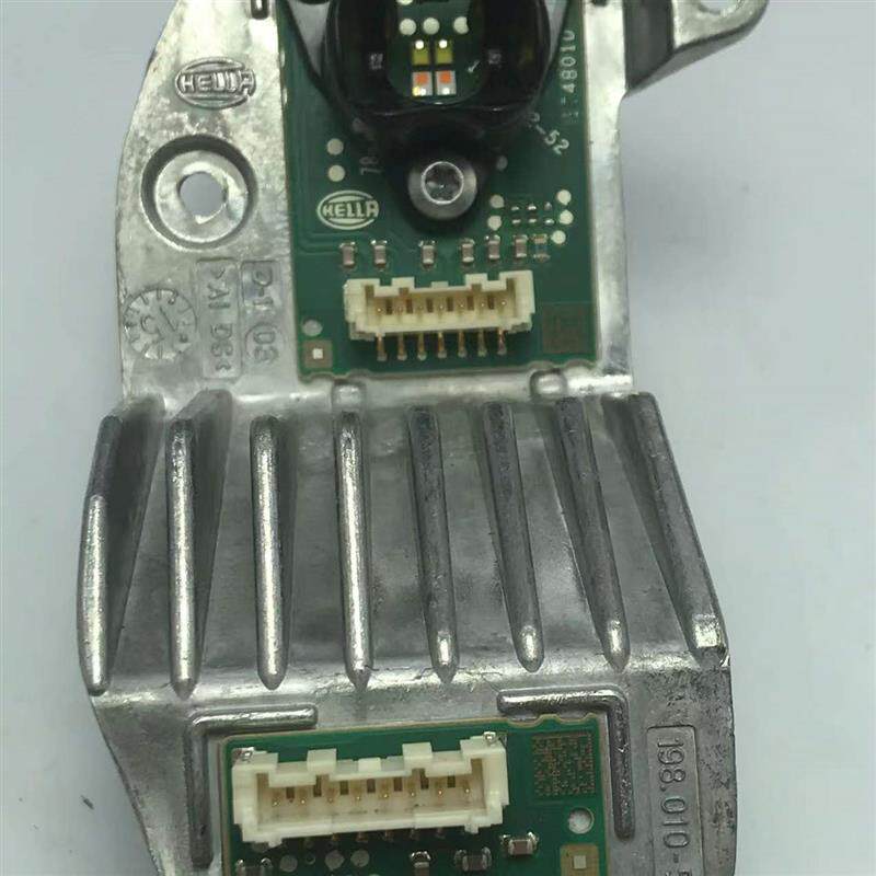 大众斯柯达速派大灯日行灯转向灯光源驱动电脑原厂拆车