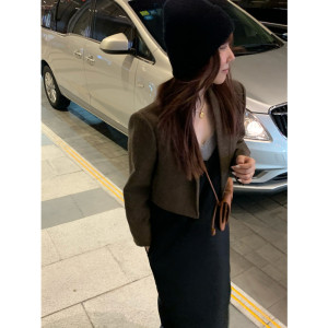 【5折】theWangsGet好比例 复古人字纹羊毛混纺短款西装外套女秋