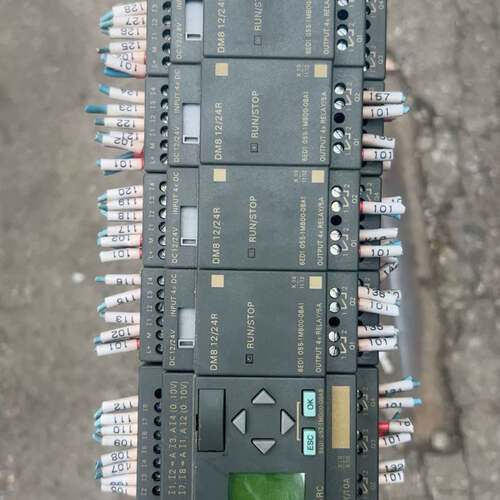 维修PLC LOGO 052-1MD00-0BA6 DM8 12/24R，西门子主机扩展模块