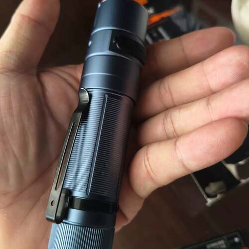 维修e35r，，， ，菲带原装电池无磕碰无露白点和我私聊吧议价
