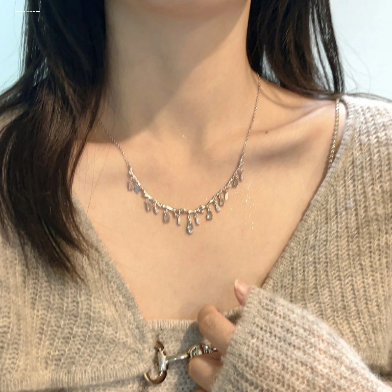 仙气湖蓝水滴流苏锆石项链女小众冷淡风设计感锁骨链气质吊坠颈链