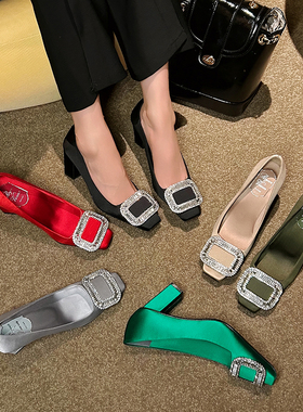 Royeer Viuoar 经典早春新款RV丝绸缎水钻单鞋女婚鞋浅口高跟方头