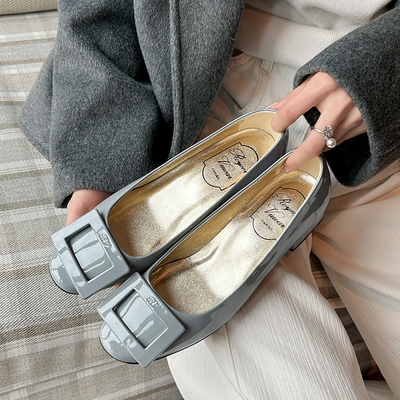 RV方扣单鞋女甜美气质3cm中跟