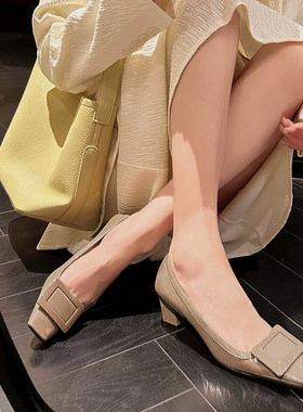 纯色方扣单鞋女方头漆皮粗跟