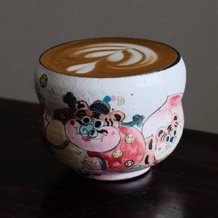 春辰财神老虎葫芦手握杯景德镇手作陶瓷拉花咖啡杯粉引釉下彩礼物