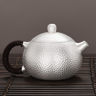 銀壺足銀999西施壺泡茶壺純銀手工錘紋小茶壺?zé)畨? /></a>
                <div   id=