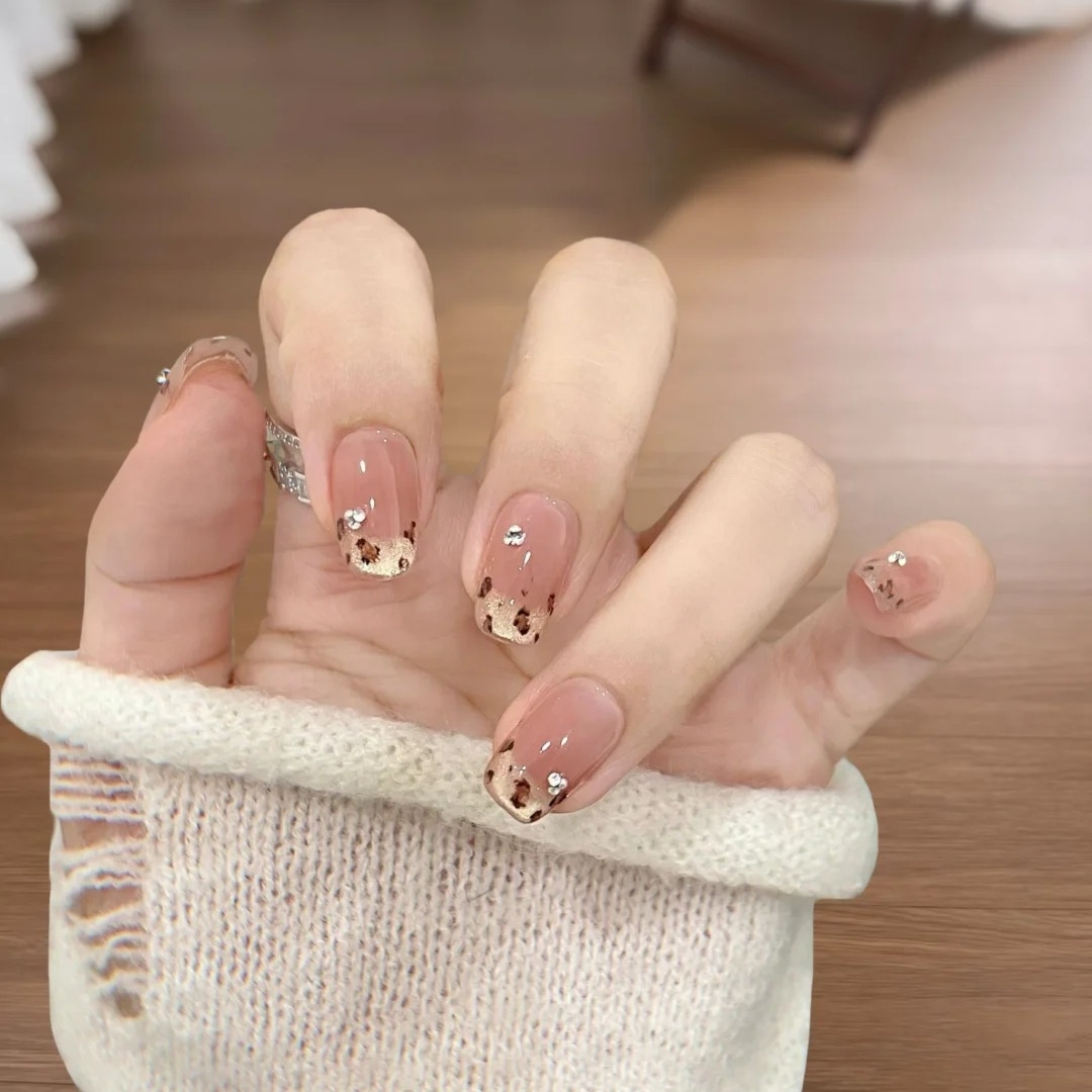 豹纹纯手工法式新款猫眼秋冬高级ins美甲光疗手工穿戴显白贴片