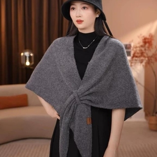 慵懒出街仿羊绒三角围巾女秋冬护颈保暖围脖纯色大披肩空调房外搭