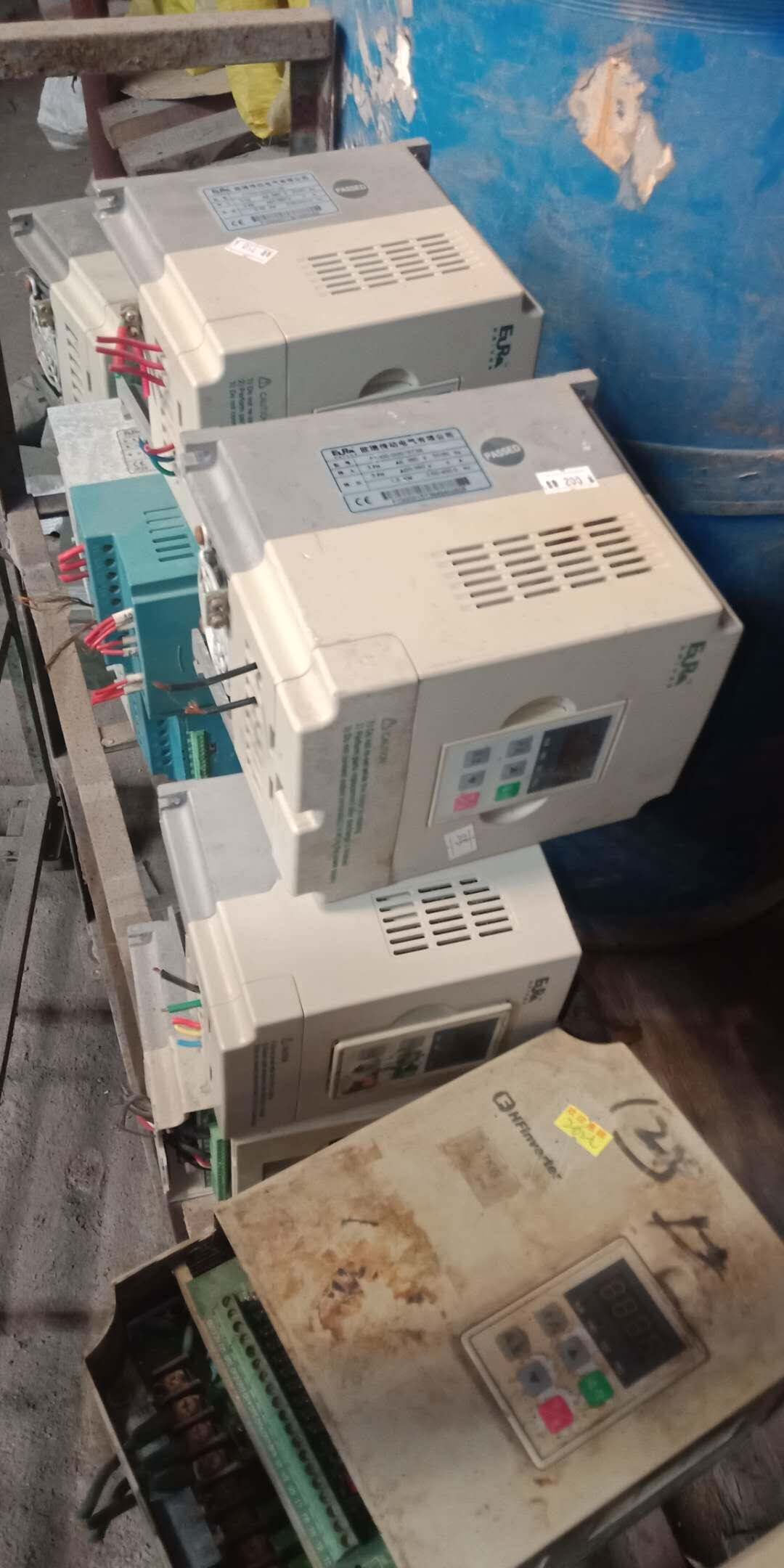 欧瑞变频器f1000-g0022t3b 2.2/0.75/3.7kw 380v实物图