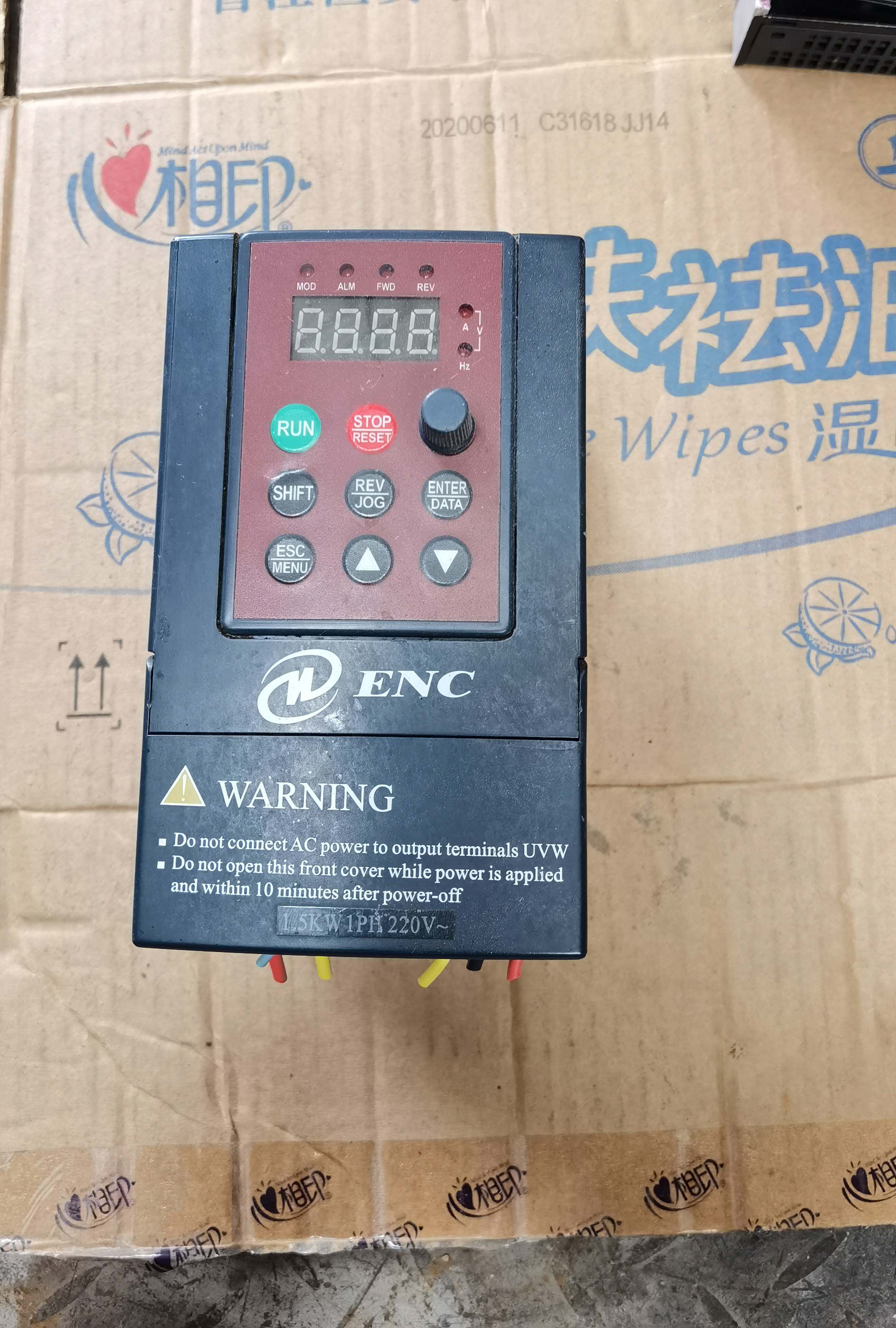 易能变频器eds800-2s0015 220v 1.5kw 现货 实物图保功能正常