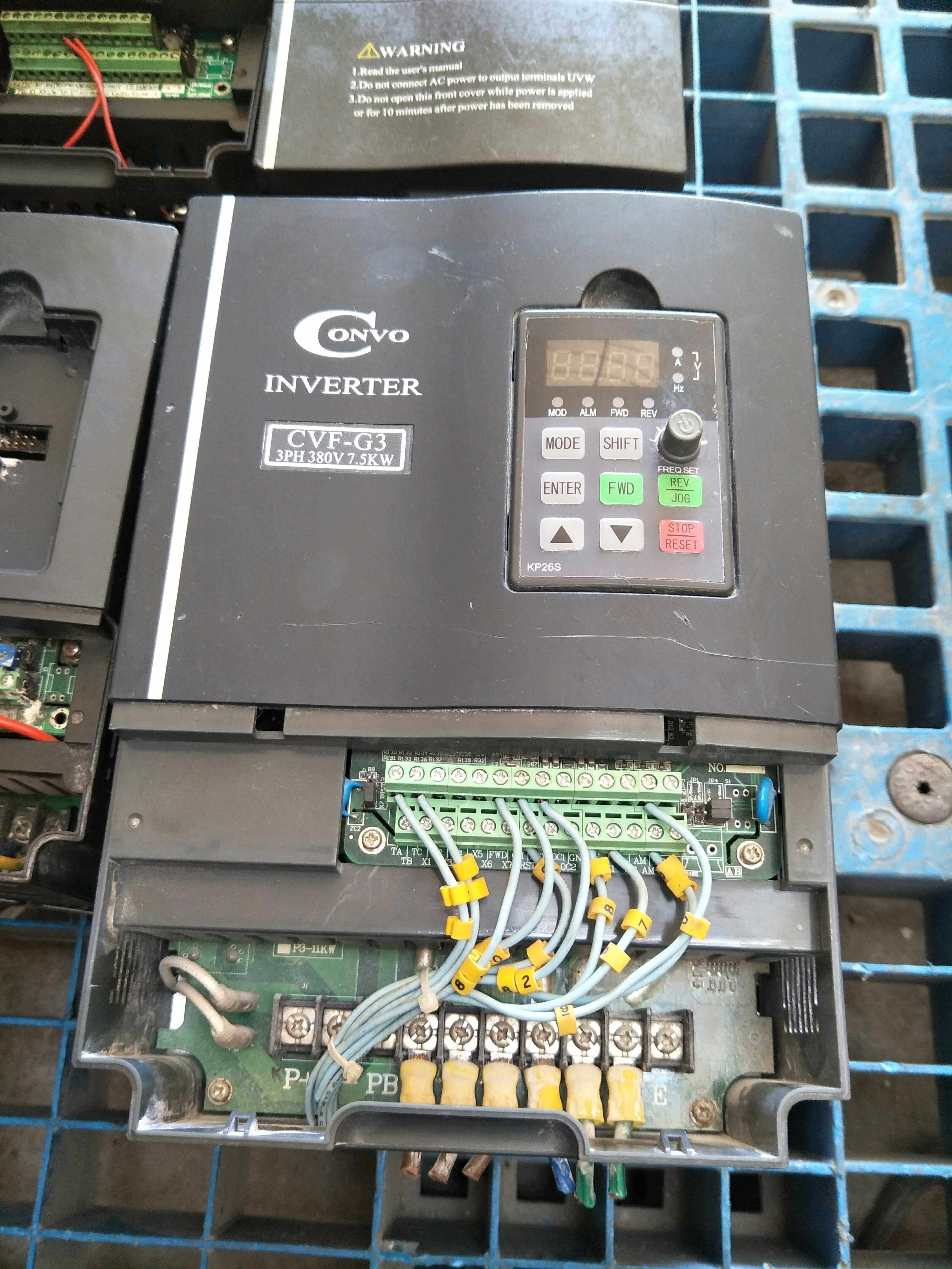 康沃变频器fscg03.1-7k50-3p38-a-ep 7.5kw 380v现货实物图