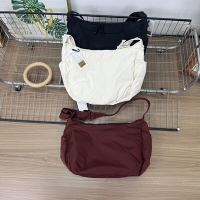 新款单肩包手提包蓬松挎包中性斜挎包大容量包包男女款481663