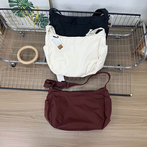 新款单肩包手提包蓬松挎包中性斜挎包大容量包包男女款481663