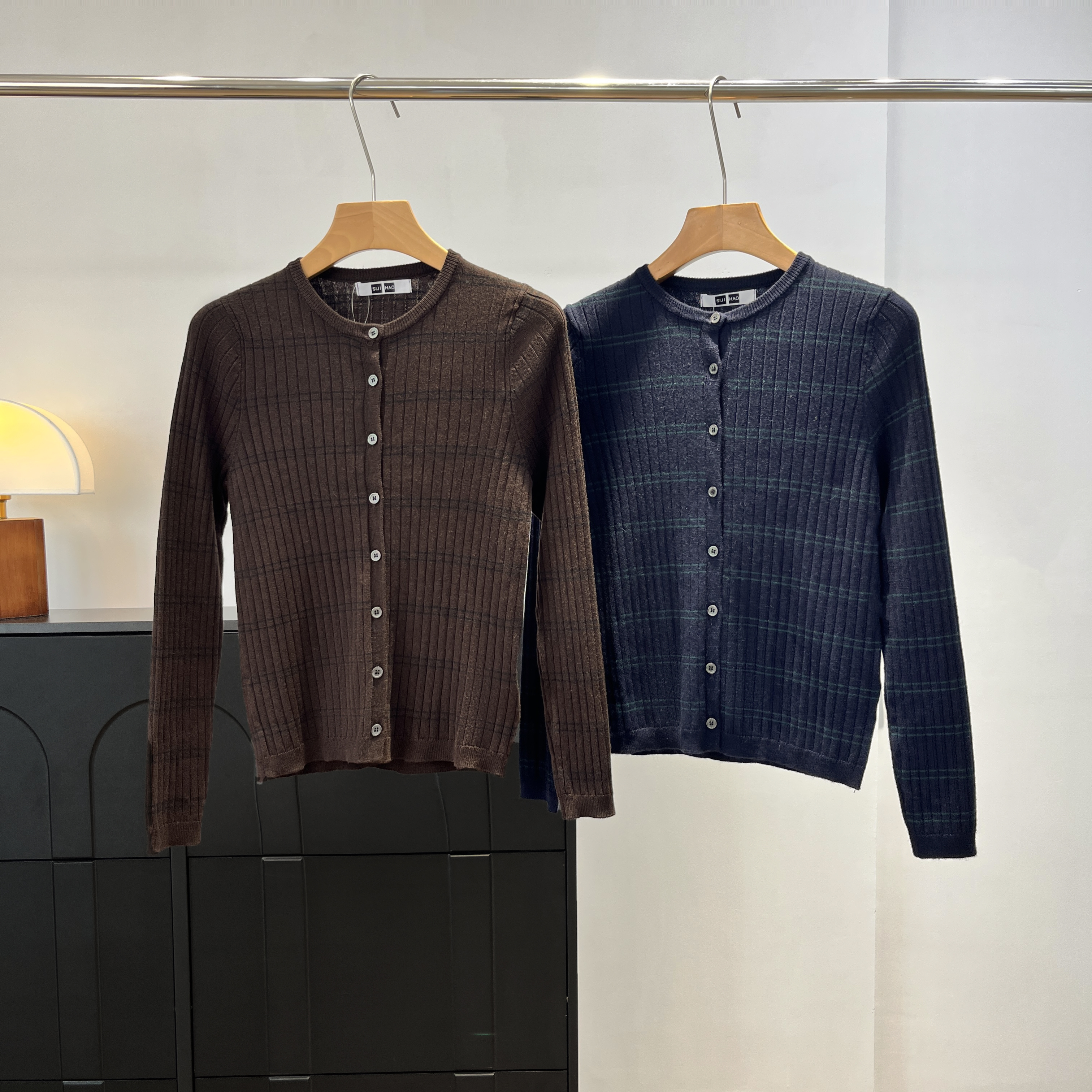 2025秋季新款女装美利奴罗纹圆领条纹针织短开衫481408