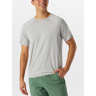 代购Vuori男士运动T恤透气快干易活动反光标识再生聚酯纤维轻量