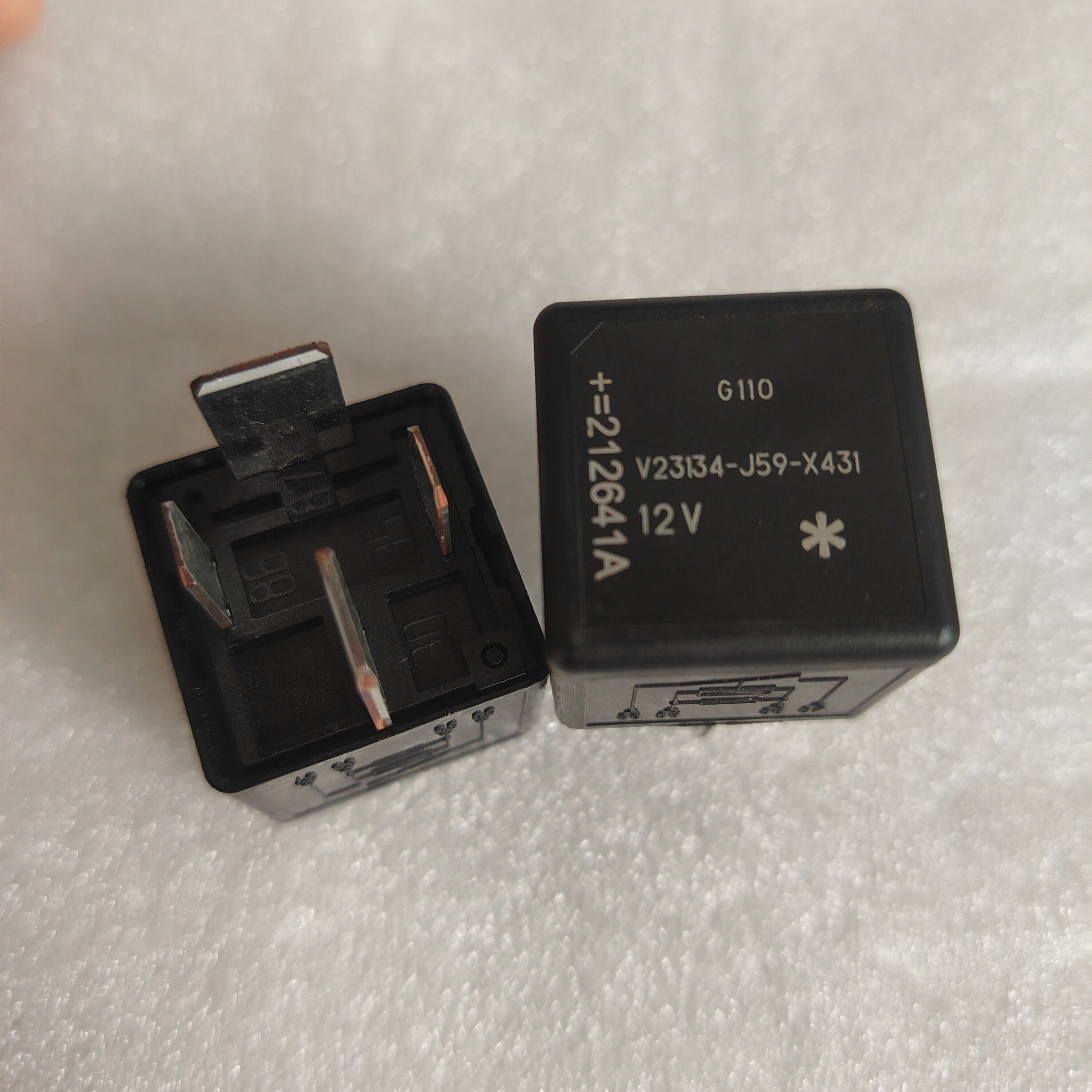 马自达6 睿翼 奔腾B50 奔腾B70 奔腾B90 奔腾X80等车型泰科继电器