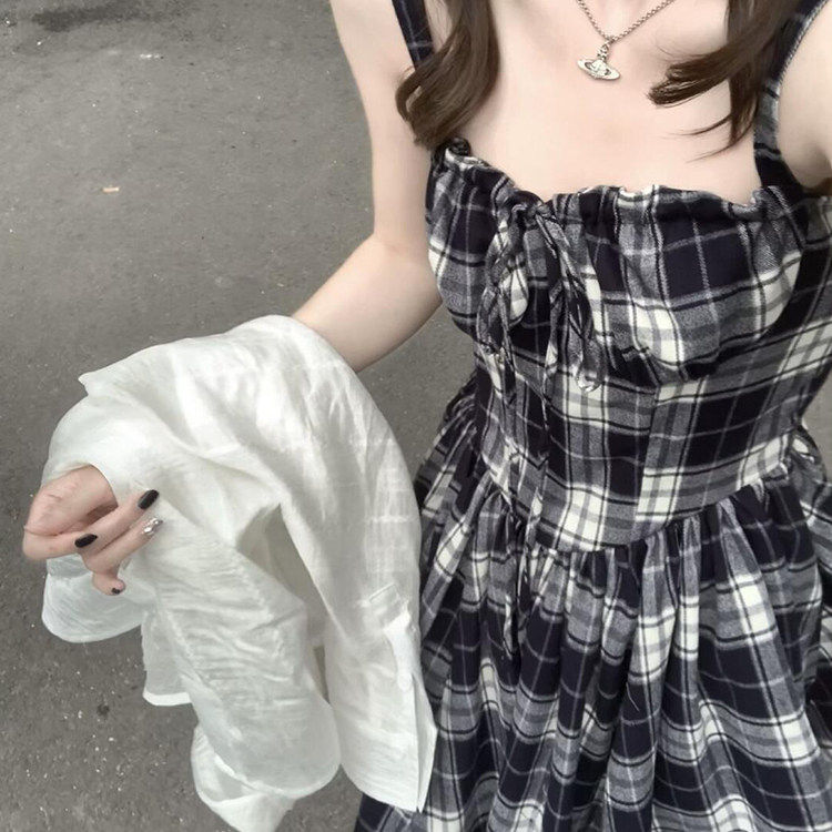 巨好看甜辣风格子吊带连衣裙女夏收腰显瘦2025新款韩系学院风裙子
