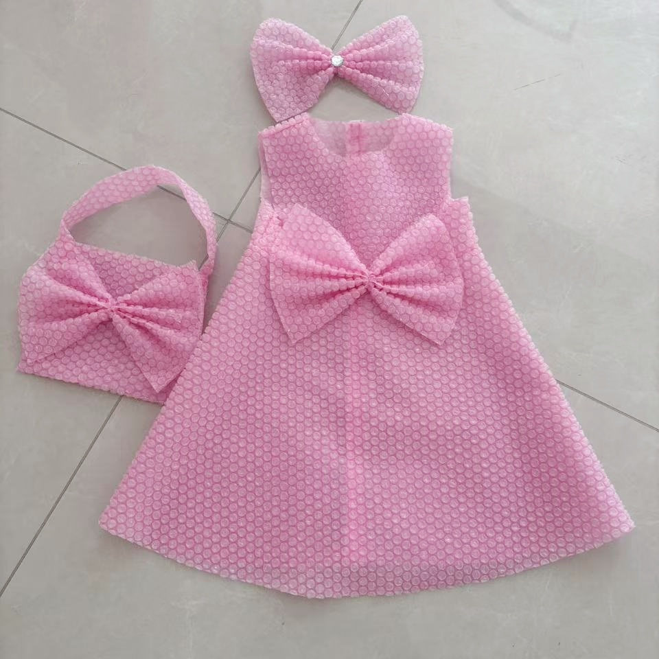 女孩环保服装儿童时装秀气泡膜手工diy材料制作衣服幼儿走秀裙