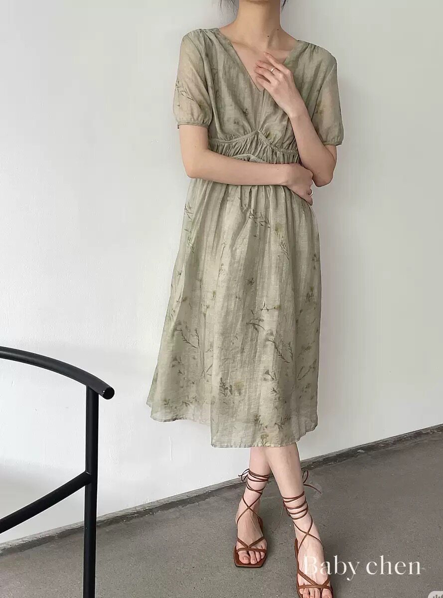 【莱赛尔80天丝新中式法式天丝连衣裙女豆绿色夏季V领短袖长裙潮