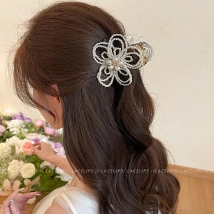 法式珍珠花朵抓夹女后脑勺头发鲨鱼夹2026新款高级感发夹时尚发饰