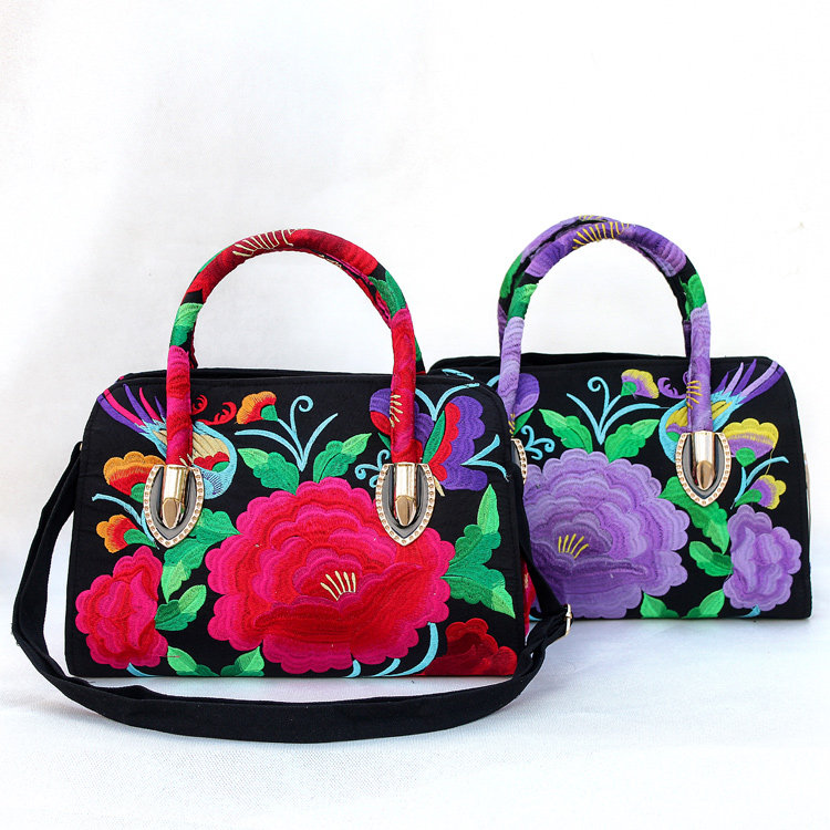 云南刺绣包斜挎包彝族绣花包民族风包包女新款手提单肩包帆布布艺