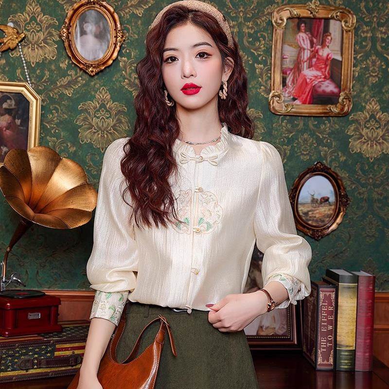 新中式国风盘扣衬衫女夏季高级感重工刺绣小衫配马面裙长袖上衣潮