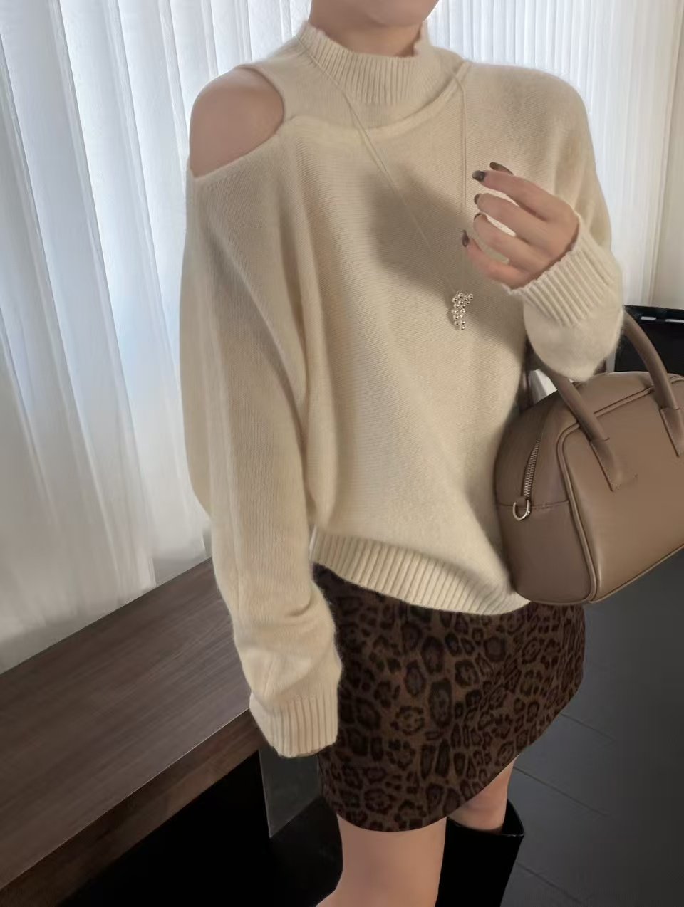 欧韩时尚羊毛兔毛设计感露肩甜美小心机半高领针织衫女秋冬毛衣潮,女装/女士精品,毛针织衫,淘宝优惠券,粉丝福利购,淘宝优惠卷