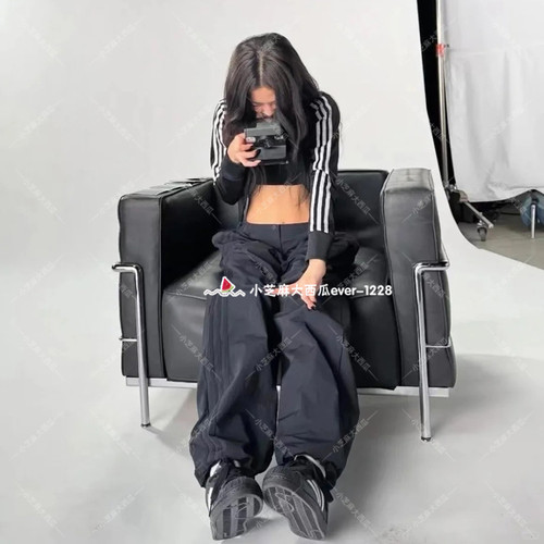 adidas三叶草宽松运动裤