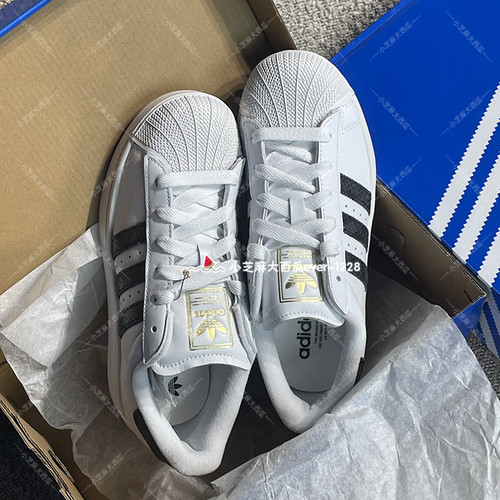 adidas三叶草蛇纹细节运动板鞋