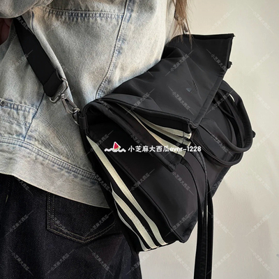 adidas三叶草挎包拎包托特包