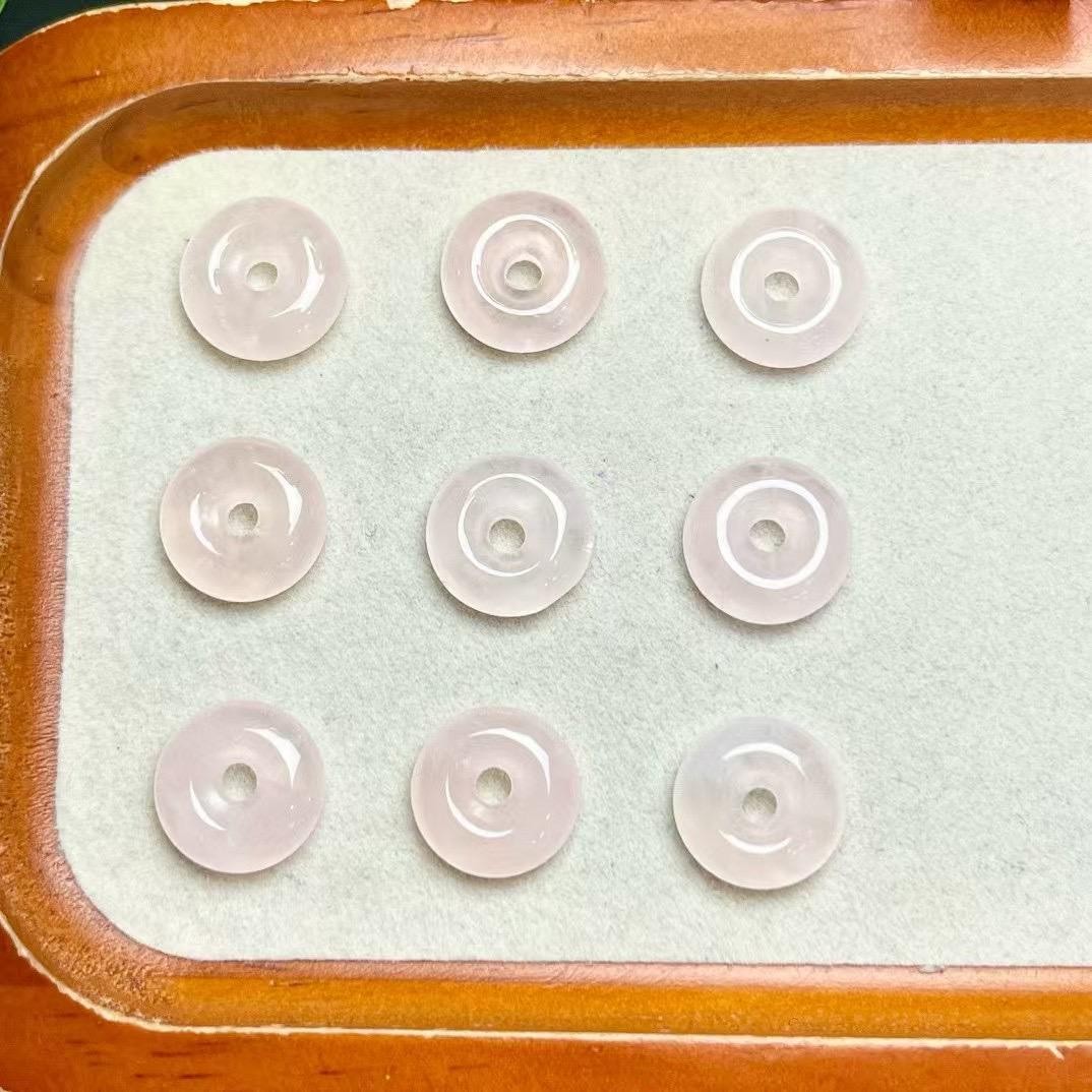 2025天然粉水晶平安扣吊坠雕刻 规格15mm diy手链项链 ZW599