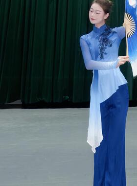送扇子新深蓝色胶州表演成年服装扇舞练习舞蹈服装秧歌服装套装优