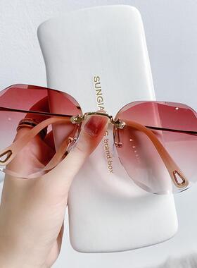 墨镜女夏级感ins防紫外线太阳眼镜2022年新款潮流眼睛开车专用