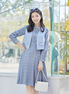 诗梦女装蓝色印花连衣裙衬衫领单排扣收腰伞摆长袖桑蚕丝中长裙子