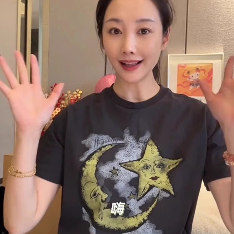 夏季印花2025早春新款圆领创意