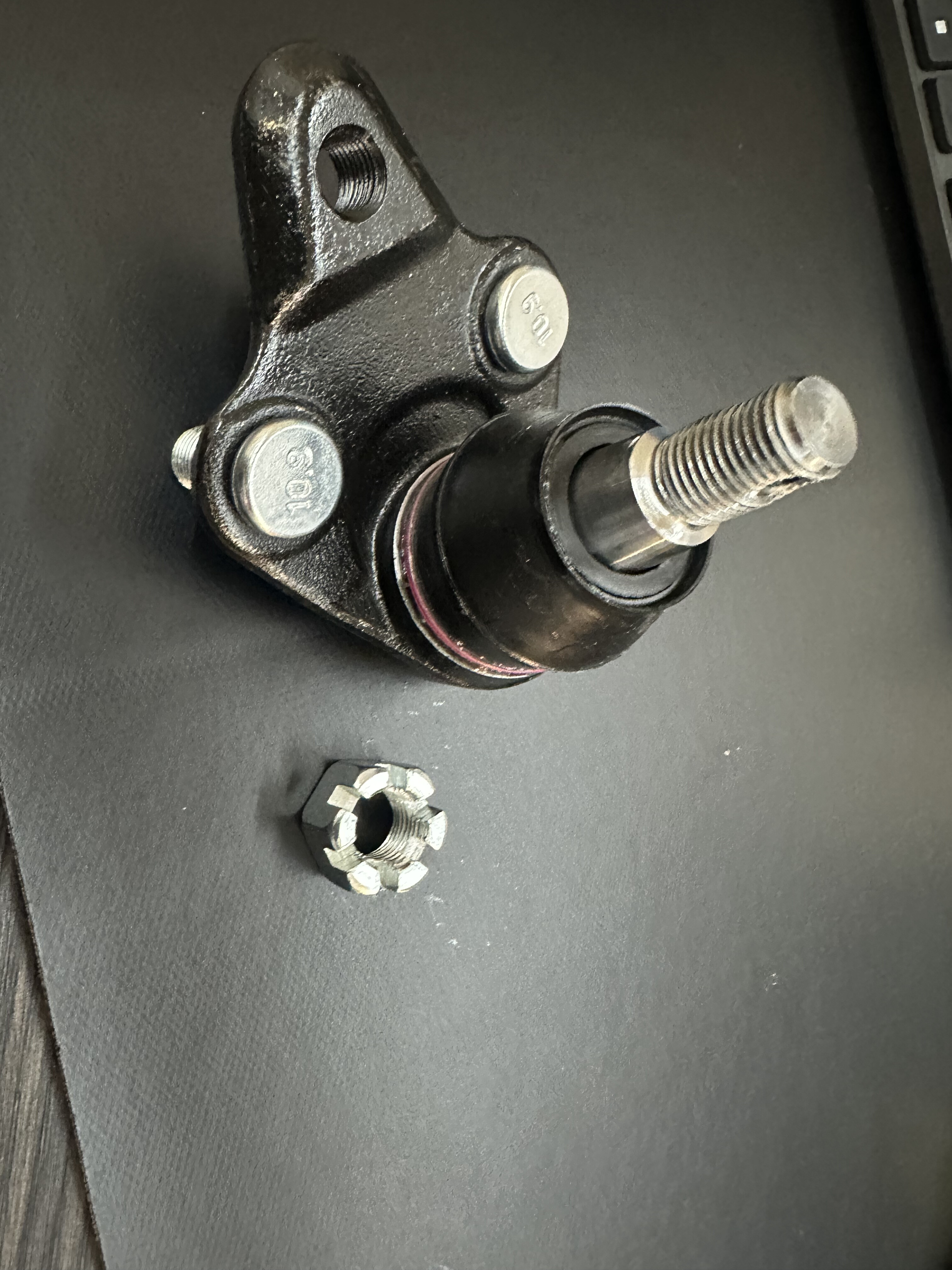 适用于吉利雷达金刚皮卡RD5RD6前下支臂球头前下悬挂臂球头