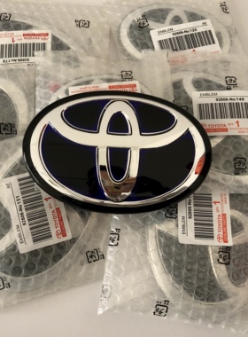 适用于丰田塞纳锐志凯美瑞卡罗拉汉兰达RAV4荣放改装黑色水晶车标