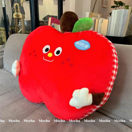可爱苹果抱枕女生睡觉飘窗