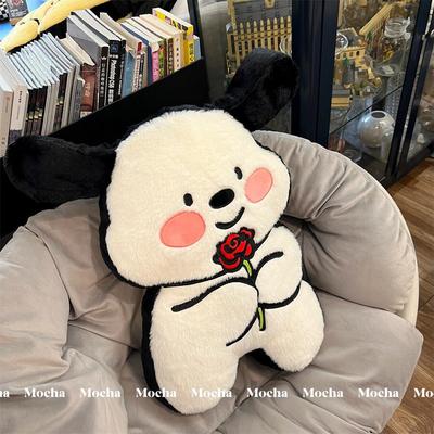 可爱比耶抱枕女生睡觉