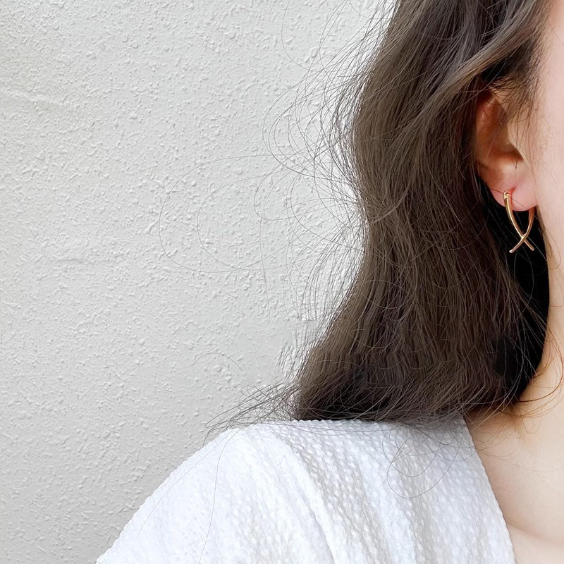 初影【极简交叉】925银针耳环女