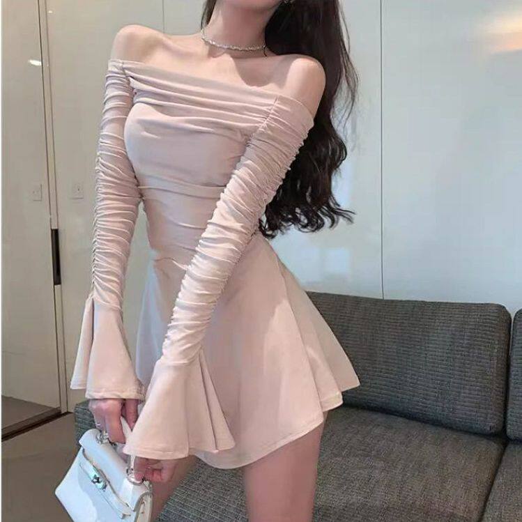 春秋新款纯欲风女辣妹一字领漏肩连衣裙
